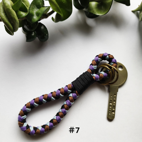パラコード キーホルダー ～4strand round braid-round キーリング