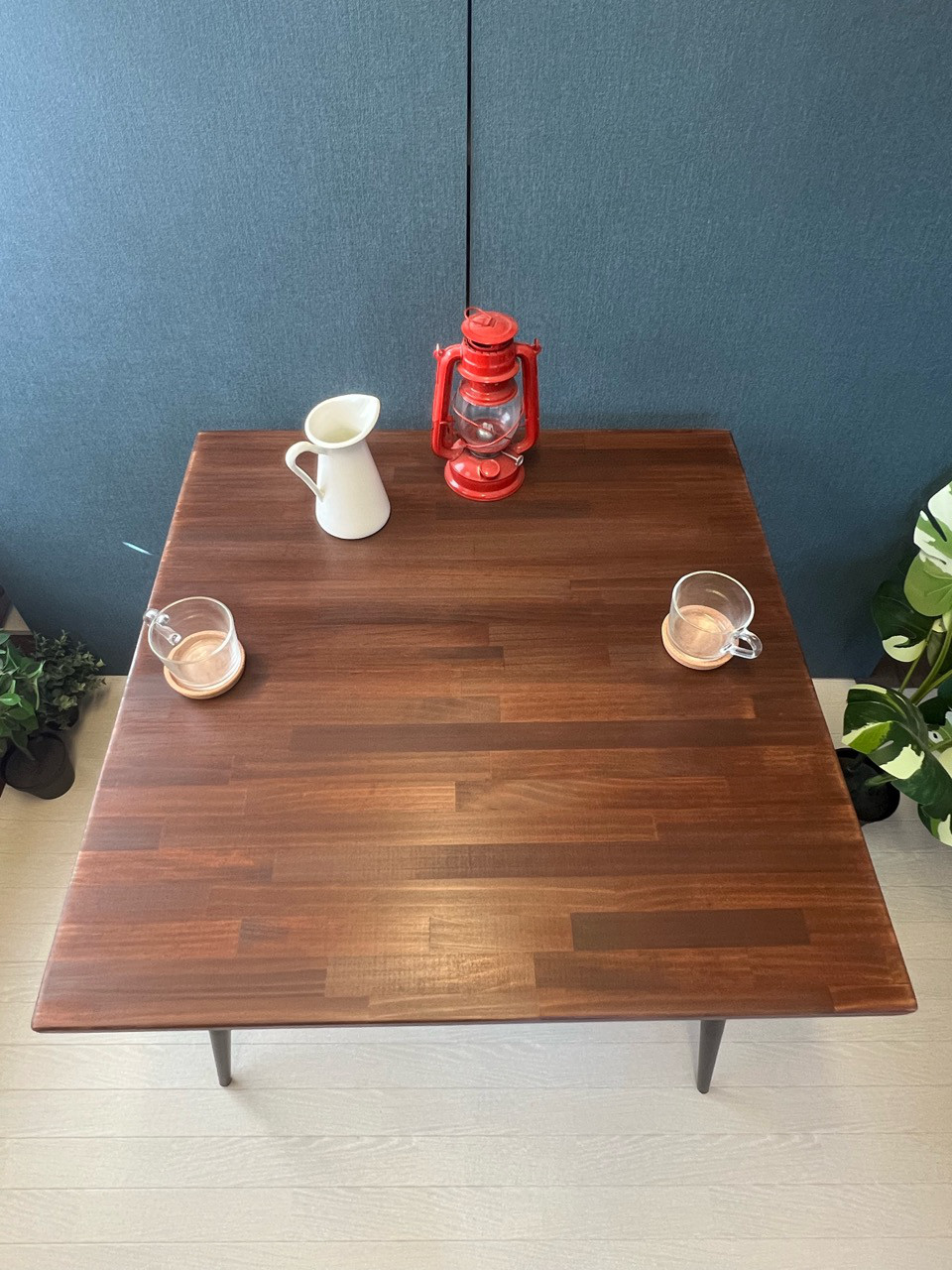 【送料無料】 テーブル 正方形 80cm パインウォルナット アイアン製ボルト連結脚