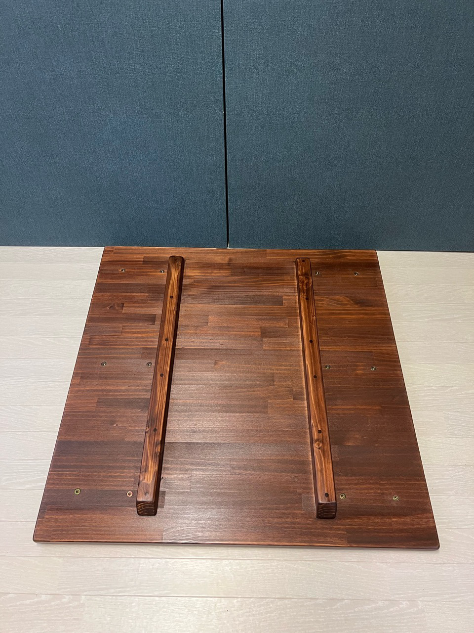 【送料無料】 テーブル 正方形 80cm パインウォルナット アイアン製ボルト連結脚