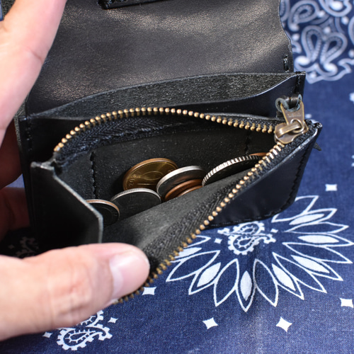 ショートトラッカーウォレットRoll(ロール) 栃木レザーブラック 二