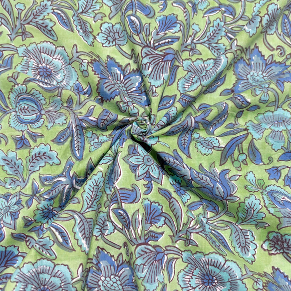 【50cm単位】リーフグリーンブルーフラワー　インド　ハンドブロックプリント生地  コットン 1枚目の画像