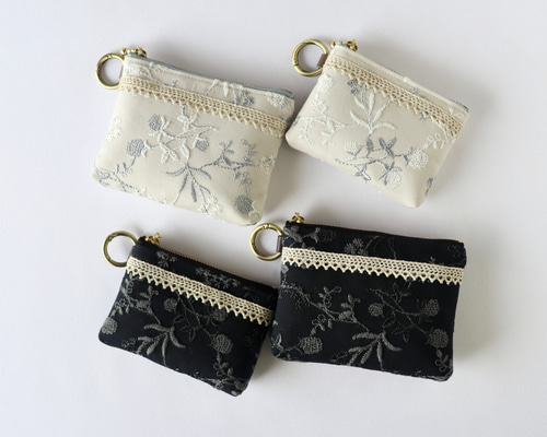 専用　ハンドメイド　刺繍　パピヨン　キーホルダー　ミニ＆ミニミニリュック型ポーチ 専用 ハンドメイド 刺繍 パピヨン キーホルダー ミニ＆ミニミニ