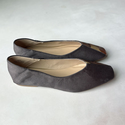 パンプス「 Dot half ダークグレー」秋冬カラー＊左右で雰囲気が変わる個性的パンプス＊【受注製作】 7枚目の画像