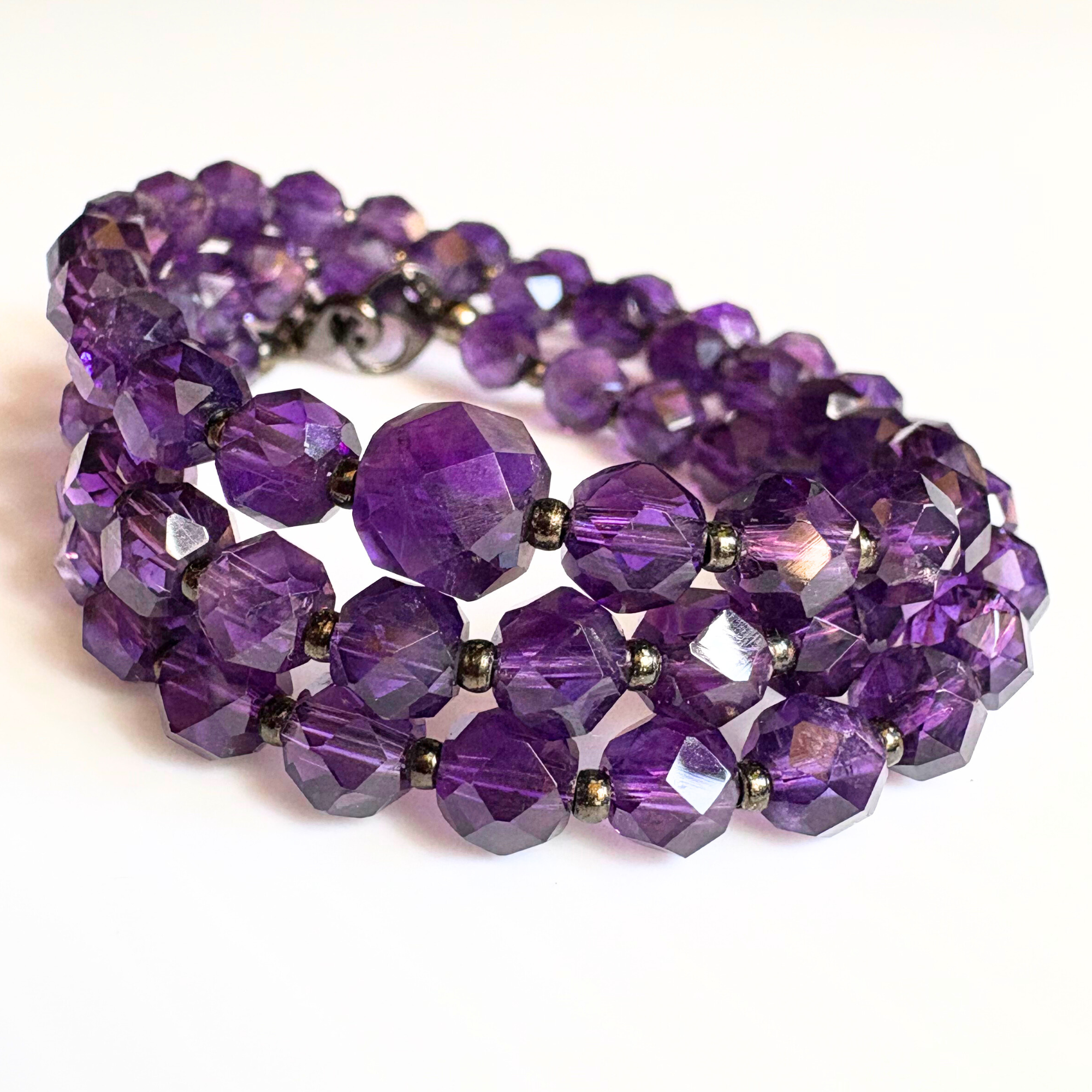 【D28】　カットアメジストネックレス｜上品に輝く紫の天然石　天然石ネックレス　天然石ビーズ