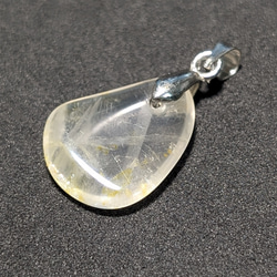 幸運を引き寄せる 天然水晶 クォーツ 原石 蛙の形にも見える 不思議なオブジェ 幸運を引き寄せる 天然水晶 クォーツ 原石 蛙の形にも見える