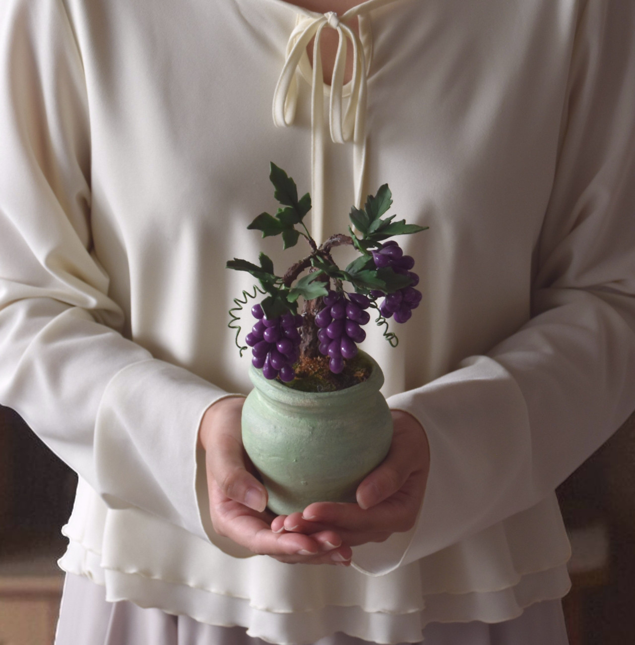 ◆粘土のお花◆　小さなぶどう盆栽　紫　S1292