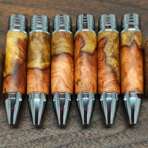 花梨瘤杢 紅白 ジェットストリーム 4&1 組先軸 グリップのみ ペン