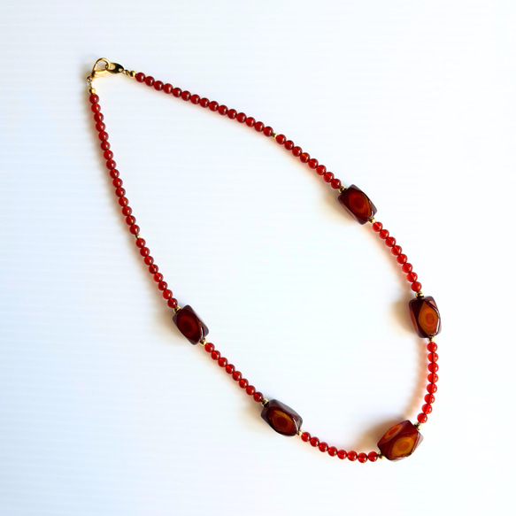 【D29】　赤めのうネックレス｜自然模様とクラックが魅力の天然石アクセサリー【一点もの】　天然石ビーズ 14枚目の画像