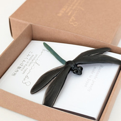 【夏秋限定】ハグロトンボのピンバッジ 9枚目の画像