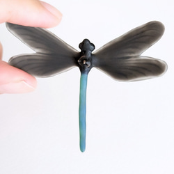 【夏秋限定】ハグロトンボのピンバッジ 6枚目の画像