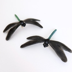 【夏秋限定】ハグロトンボのピンバッジ 4枚目の画像