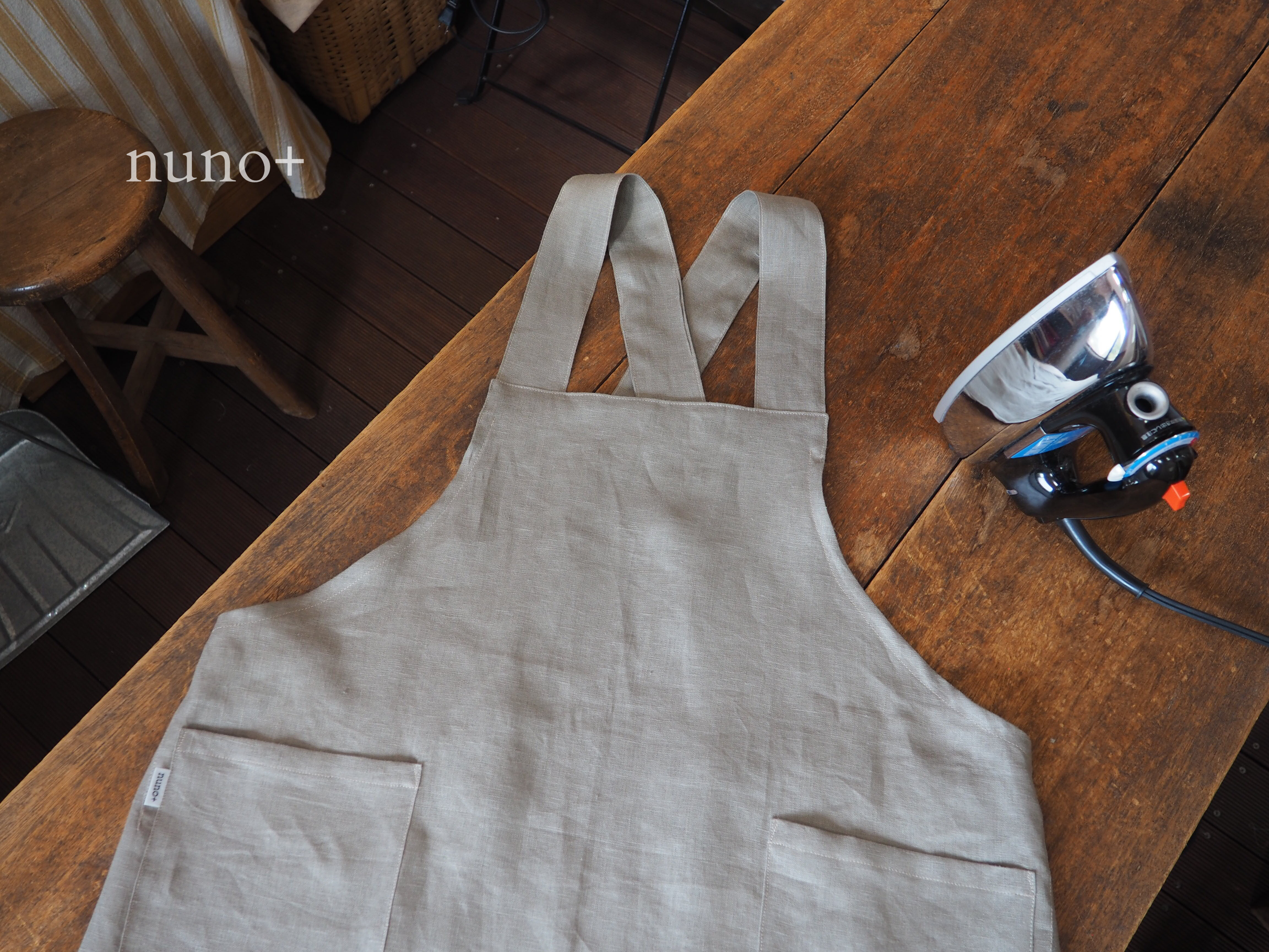 linenバッククロス・エプロン カーキ