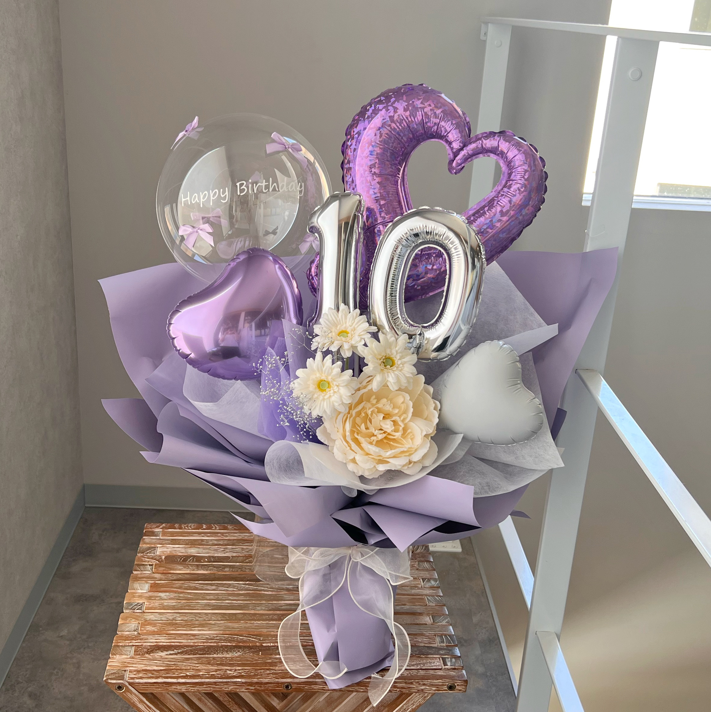 お花屋さんのバルーンフラワー　花束　B306 パープル　成人式　卒業式　結婚祝い　誕生日　開店祝い　開院祝い　発表会