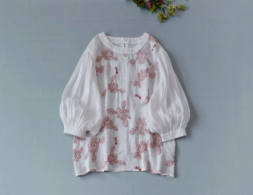 リネン100%身頃総刺繍大人可愛い七分袖トップス♪