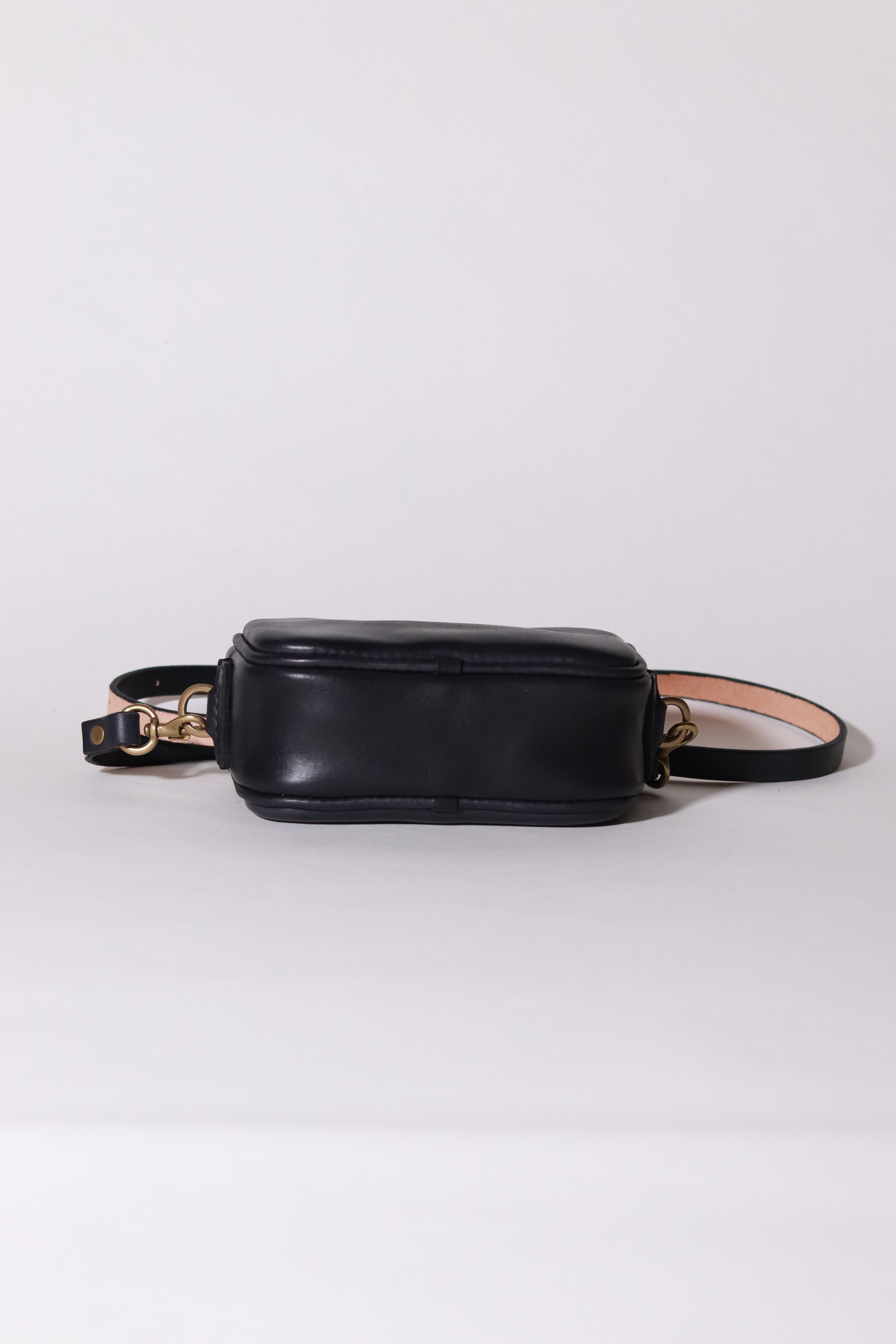 パイピングポシェット