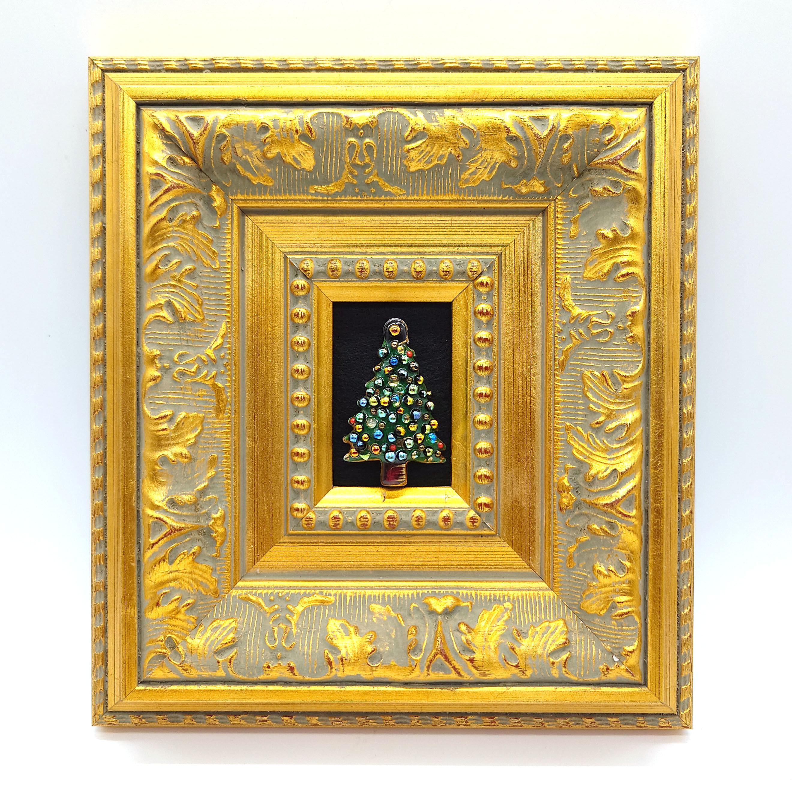 【現品限り！一点物】ブローチにもなる七宝焼アートフレーム（クリスマスツリー/2025A)