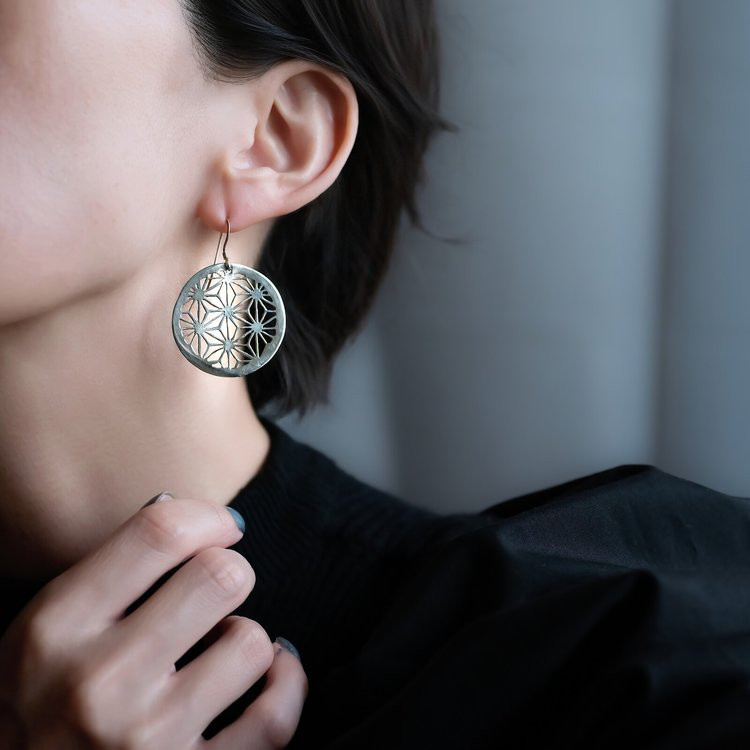 【Silver925】麻の葉文様の透かし彫りピアス(Openwork Earrings with Asanoha Pat