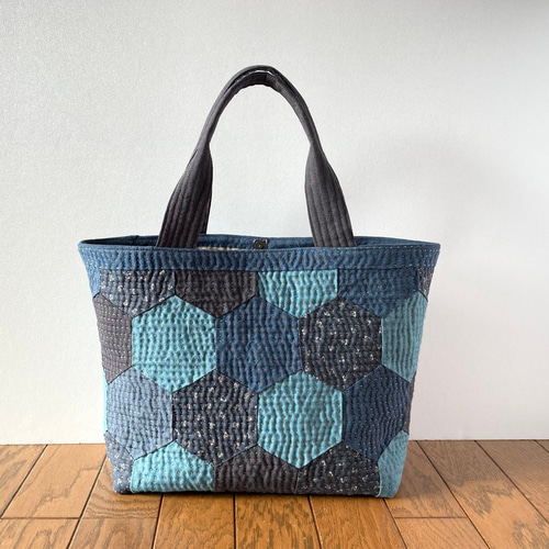 刺し子ステッチのパッチワークキルトバッグ(ヘキサゴンブルー) トート