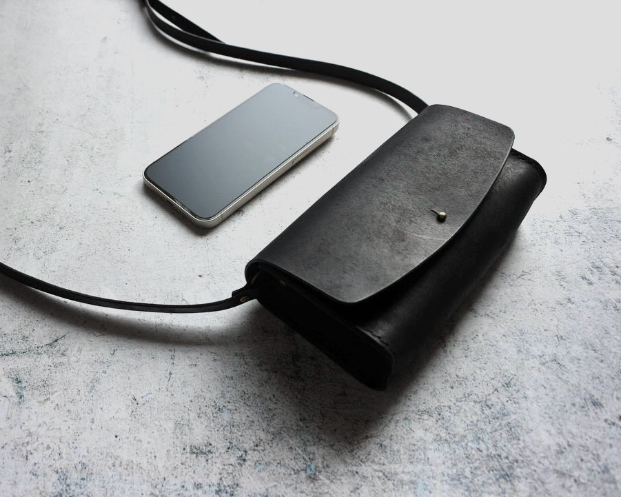 小さくて可愛い♡スマホショルダー★イタリアンレザー★カラーオーダー[受注制作]★スマホポシェット