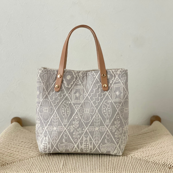 ⚮̈ミナペルホネン symphony ポーチで仕切りバッグ トート トート