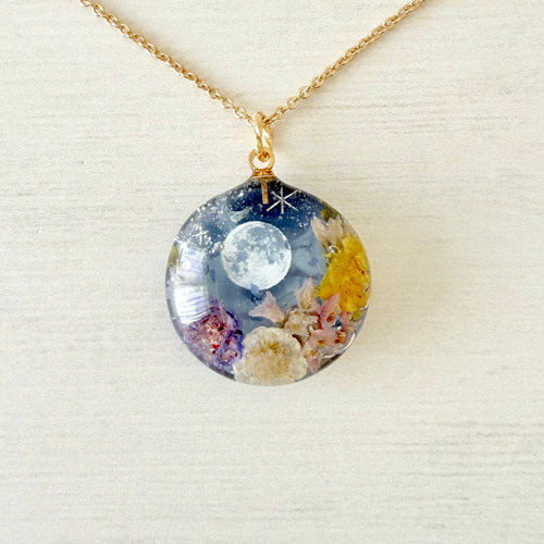 No.3057★ハンドメイド★哀愁の秋♡フラワーレジンネックレス No.3057☆ハンドメイド☆哀愁の秋♡フラワーレジンネックレス UVレジン