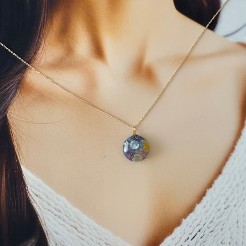 幻想的な風景レジンペンダント 夜空の月と花 月 星 大人可愛い