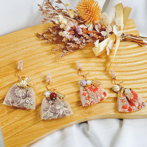Autumn's bounty 】（インド刺繍リボンピアス・インド刺繍リボン