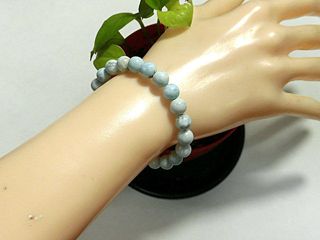 天然石 ラリマー(ペクトライト)7.7mm〜8.2mm玉ブレスレット 内周16.2cm  　　250720409