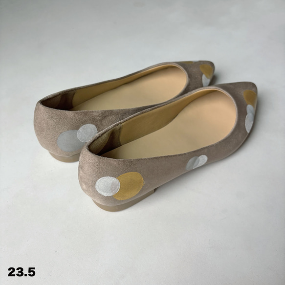 《サイズ限定アウトレット品》秋カラー！ドット柄 パンプス！グレーベージュ＊【23.5/24.5/26.0】5日以内発送！ 4枚目の画像