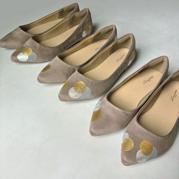 《サイズ限定アウトレット品》秋カラー！ドット柄 パンプス！グレーベージュ＊【23.5/24.5/26.0】5日以内発送！ 1枚目の画像