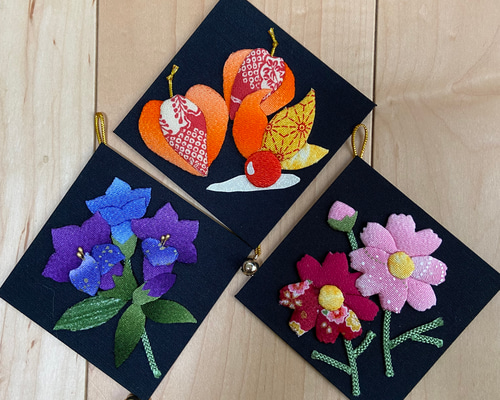 送料無料押絵秋の花3連タペストリー その他インテリア雑貨