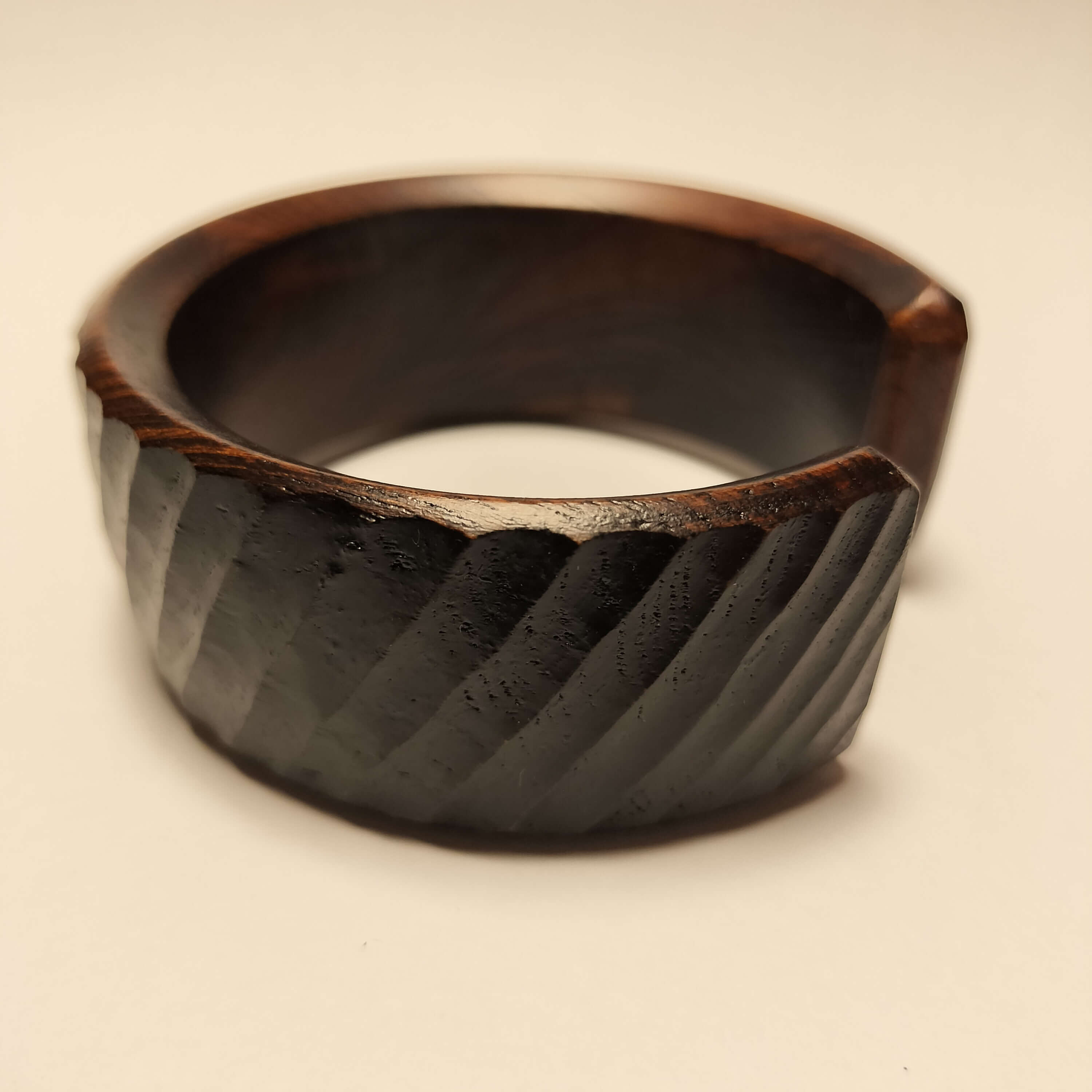 URUSHI ウッドバングル　No.５　彫刻のあるけやき