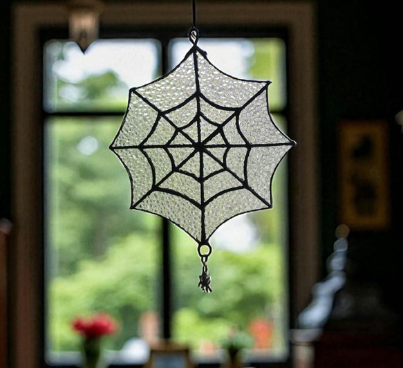 ステンドグラス サンキャッチャー 蜘蛛の巣 模様 スパイダー ハロウィン 吊り下げ インテリア 窓飾り 2枚目の画像