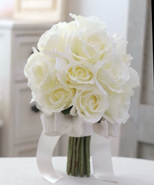 送料無料　オフホワイトラウンドブーケ　ウェディングブーケ　ブートニアセット　薔薇ブーケ21本