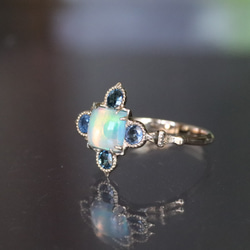 赤色、緑色が出るオパールの手作りシルバーリング 赤色、緑色が出るオパールの手作りシルバーリング