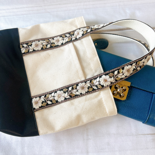 黒×ホワイト花刺繍】インド刺繍リボン×キャンバストート 大人可愛い