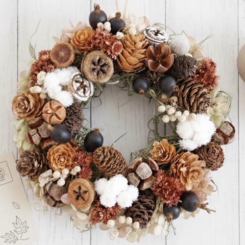 木の実とドライフラワーの秋リース｜長く楽しめるナチュラルインテリア