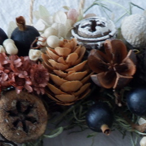 あゆたんさま❀麻布くしゅくしゅリース❀ドライフラワー❀木の実 販売・講習]木の実のドライフラワーリース | 野花生活 365日