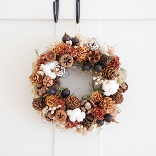木の実とドライフラワーの秋リース｜長く楽しめるナチュラルインテリア