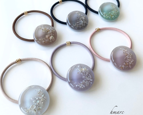 秋 コスモス ニュアンスカラー ダークグリーン フラワーレジンヘアゴム