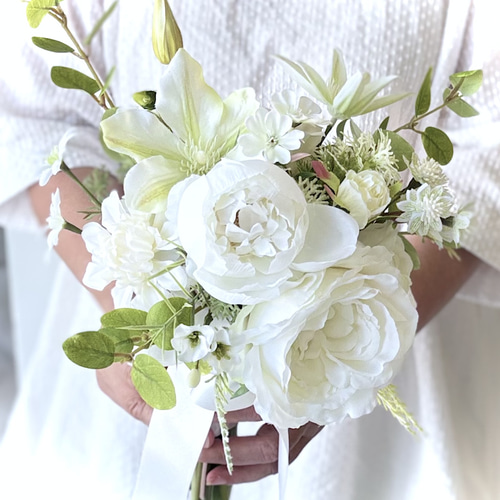 白グリーンの小さめウェディングブーケ【アーティフィシャルフラワー