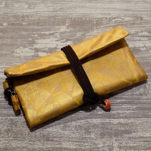 金彩工芸　特別仕様　モザイク金仕上げ　コットンむら染黄色地製　「道中財布」 2枚目の画像
