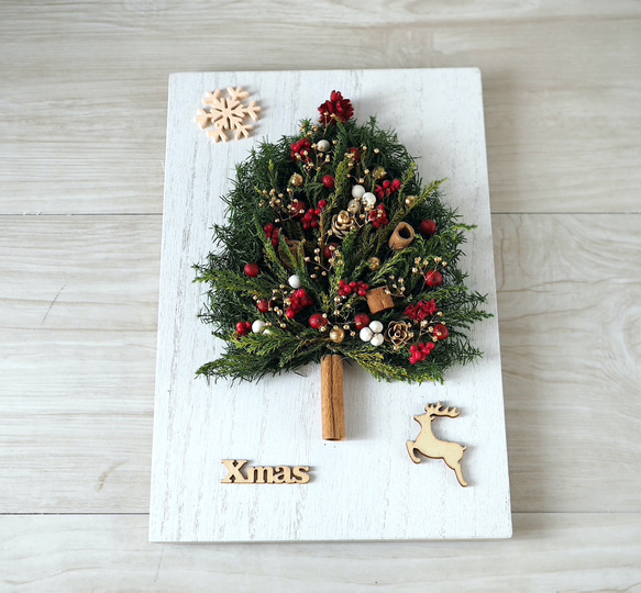 色が選べる 壁掛けクリスマスツリー 3枚目の画像