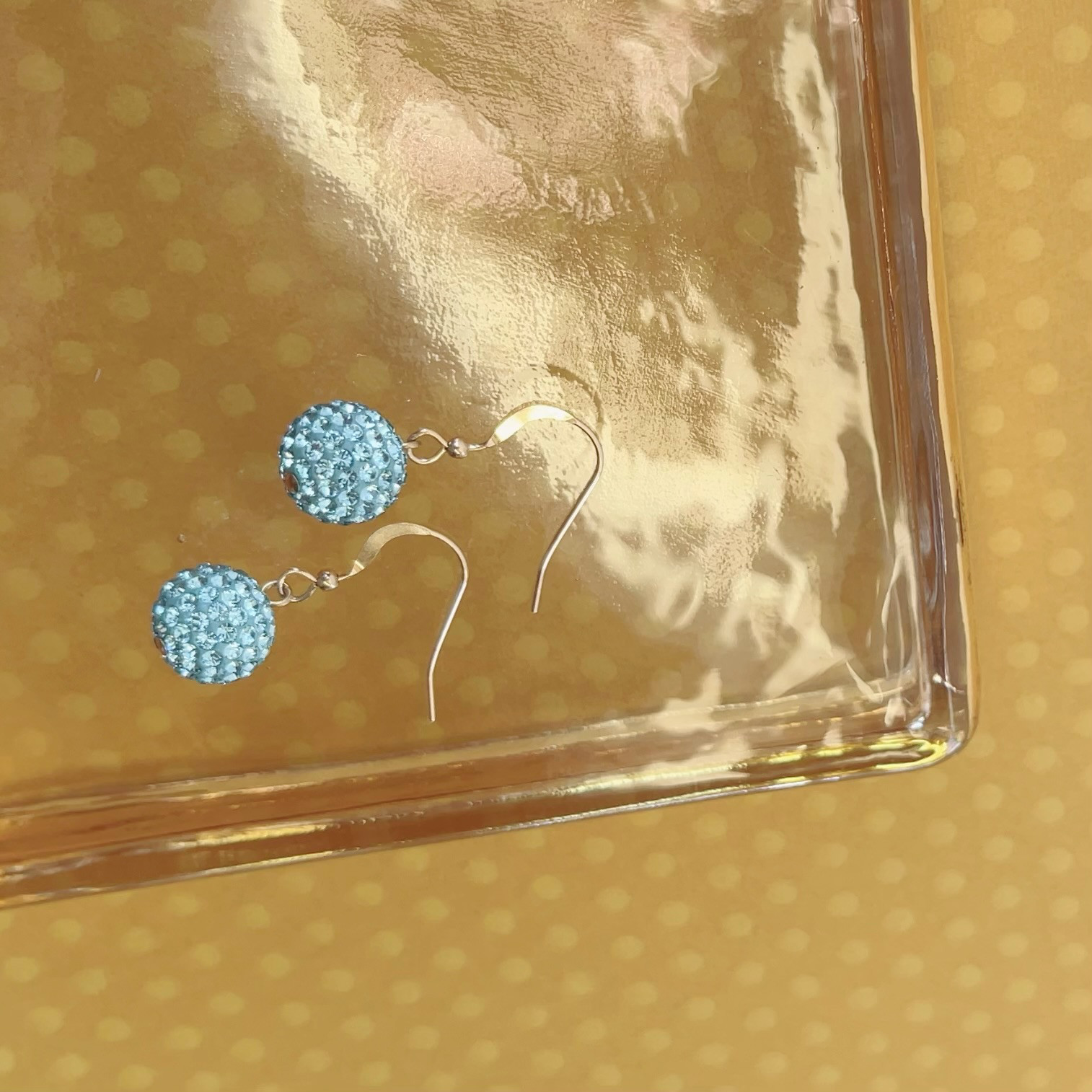 【SALE】キラキラミラーボールピアス（水色）ピアス&イヤリング