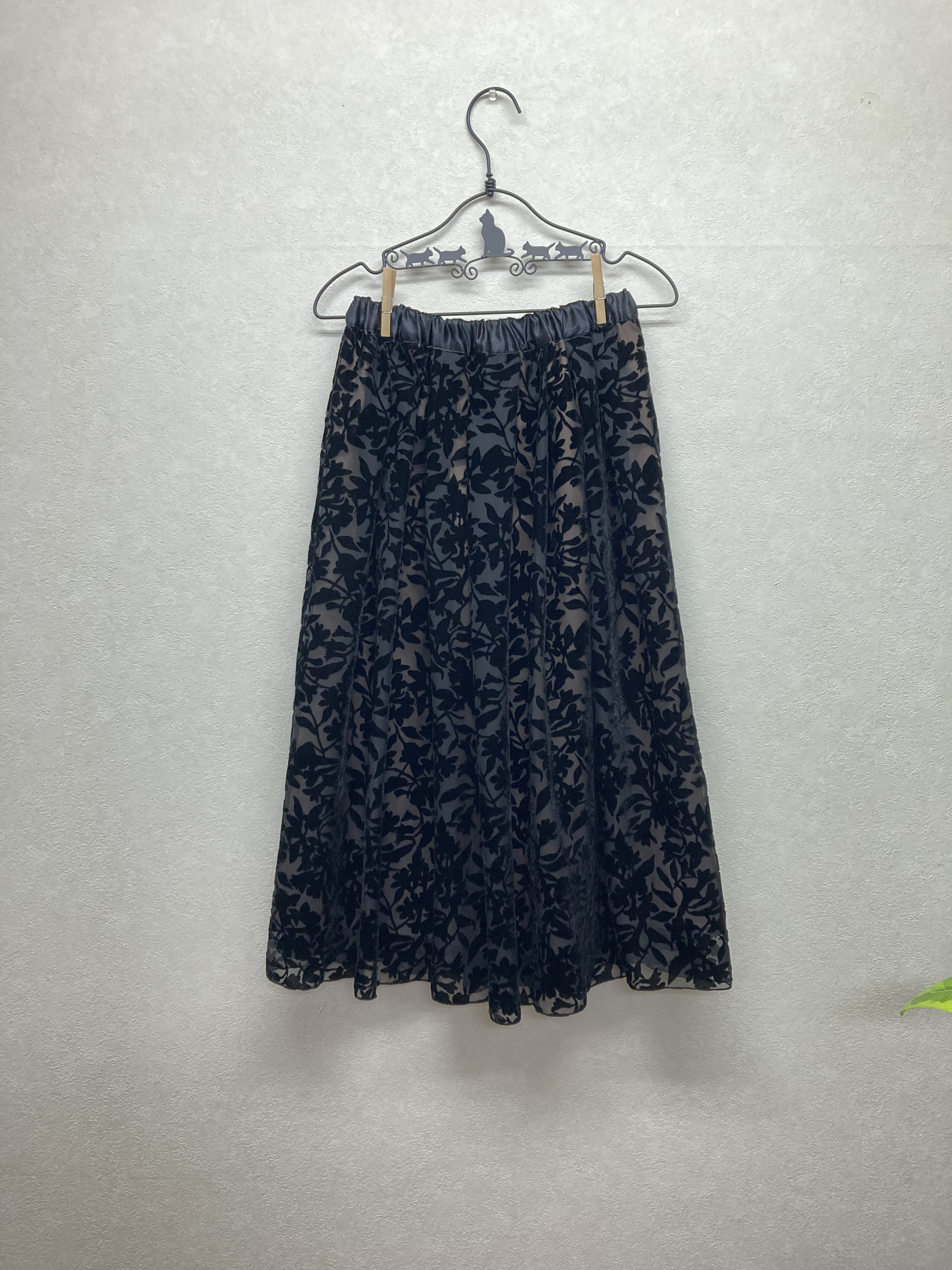 フロッキー花柄のタックスカート＊総ゴム＊