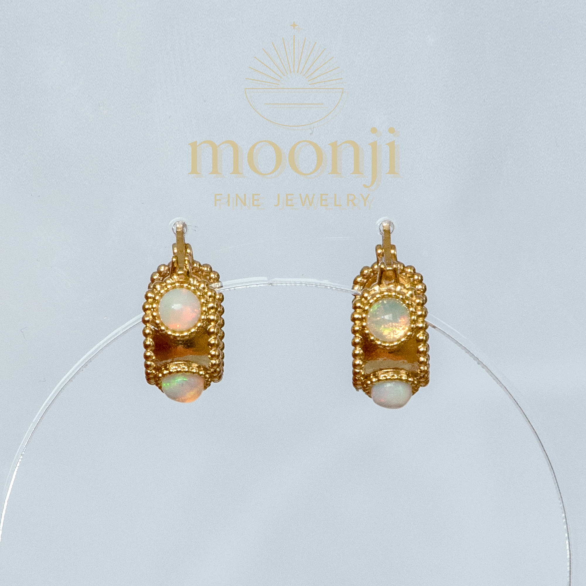 天然オパール × ゴールド フープピアス｜クラシカルデザイン・ハンドメイドジュエリー・上品で華やか・誕生日プレゼント 4,200円