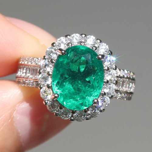 2.55カラットのエメラルドリング（証明書付き） 2.55カラットのエメラルドリング（証明書付き）