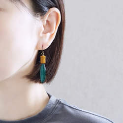 【10月誕生石】タイガーアイとマーキス型シェルのピアス　※イヤリング・イヤーカフに変更可 3枚目の画像