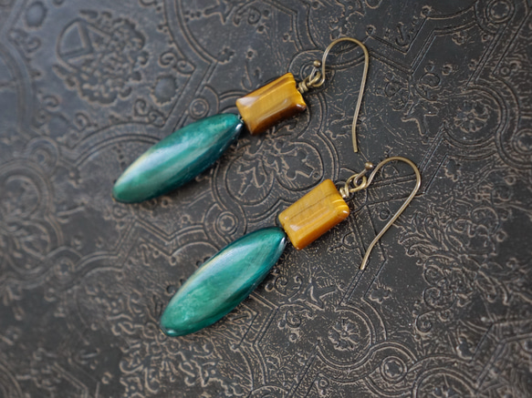 【10月誕生石】タイガーアイとマーキス型シェルのピアス　※イヤリング・イヤーカフに変更可 8枚目の画像