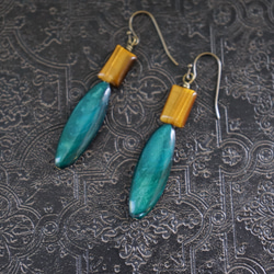 【10月誕生石】タイガーアイとマーキス型シェルのピアス　※イヤリング・イヤーカフに変更可 2枚目の画像